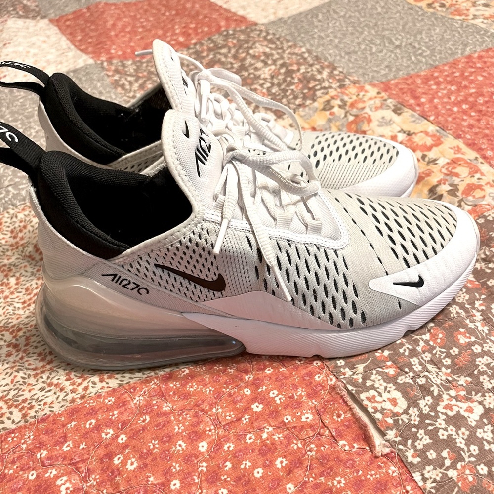 Womens Nike air270